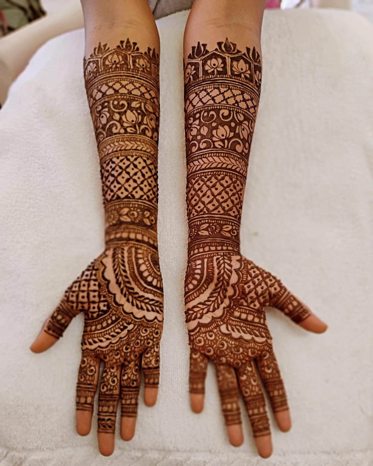 Shivanee Mehandi and Makeup Artist Thumb 5